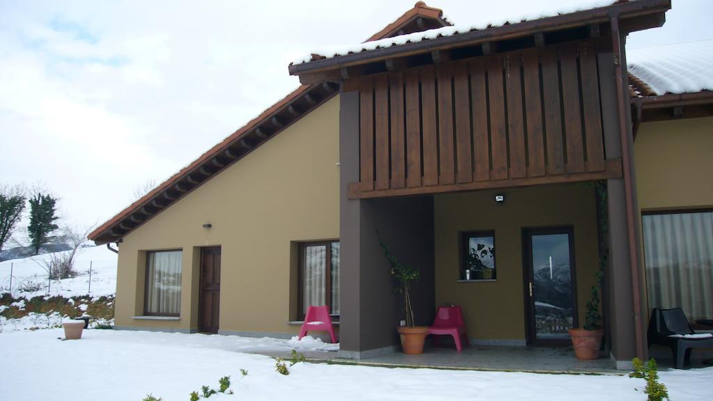 Apartamentos La Senda San Juan de Parres Extérieur photo